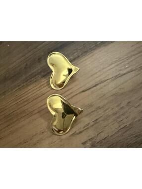 Vintage ’90s Sutton Hoo Carlton Ridge Gold  CLIP ON EARRINGS Heart